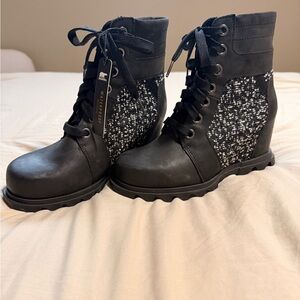 Sorel Black and Gray Lace Up Boots